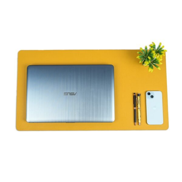 ROUNAQUE® Work Slate Yellow Desk Mat